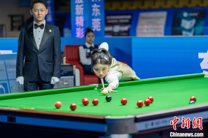 东莞选手白雨露卫冕2025女子斯诺克世锦赛冠军，