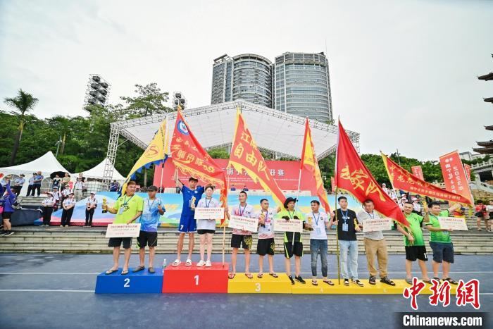 南宁龙舟赛激战 36支队伍角逐端午竞速