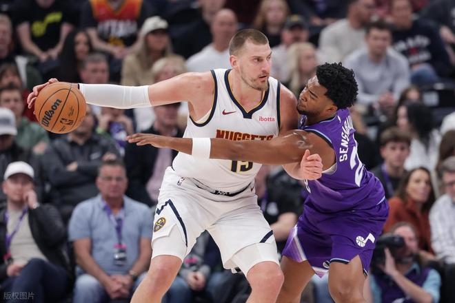 文班亚马41分18篮板创纪录当选今日最佳球员