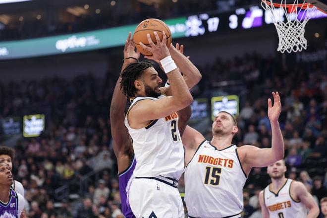 文班亚马41分18篮板创纪录当选今日最佳球员