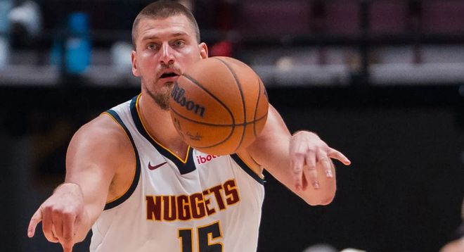 NBA常规赛收官战四大豪门锁定争冠席位，传统强