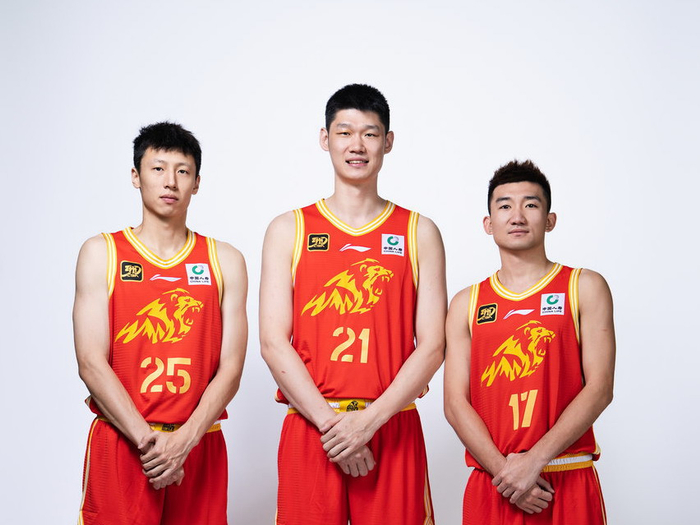 CBA常规赛第35轮7场对决：广东男篮迎战山东，郭