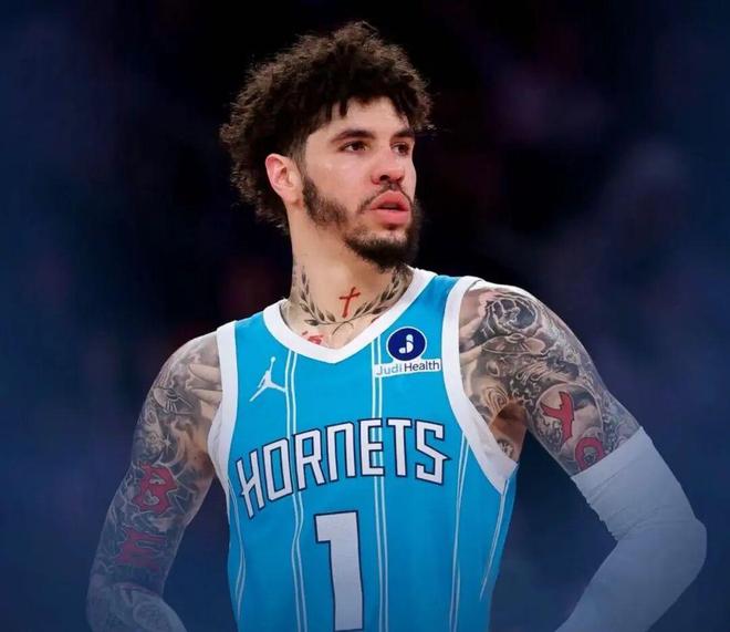 三球恶意犯规引争议 热火质疑判罚公正性